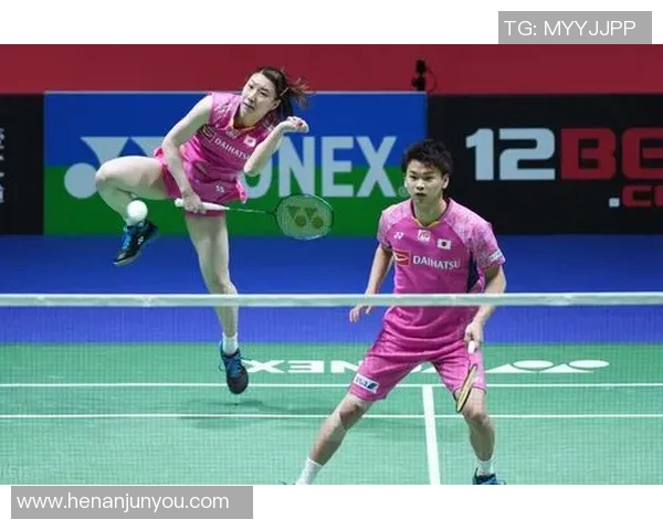 杭州羽毛球队与成都羽毛球队赛后复盘分析比赛经验与战术策略