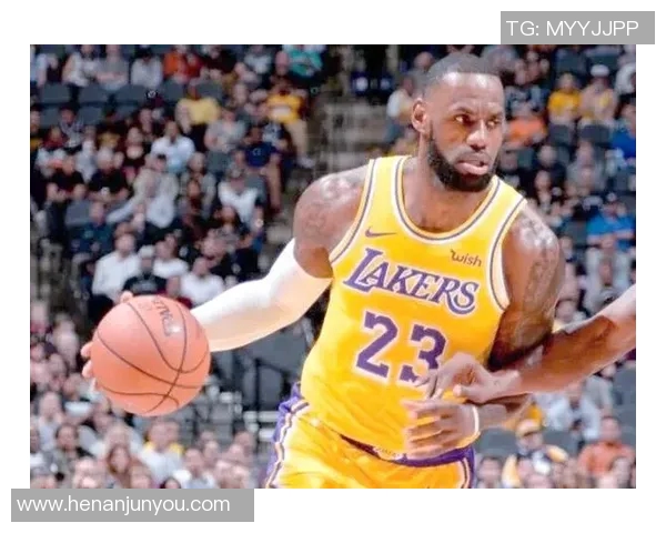 湖人对热火的较量虽败犹荣展现球队韧性与拼搏精神